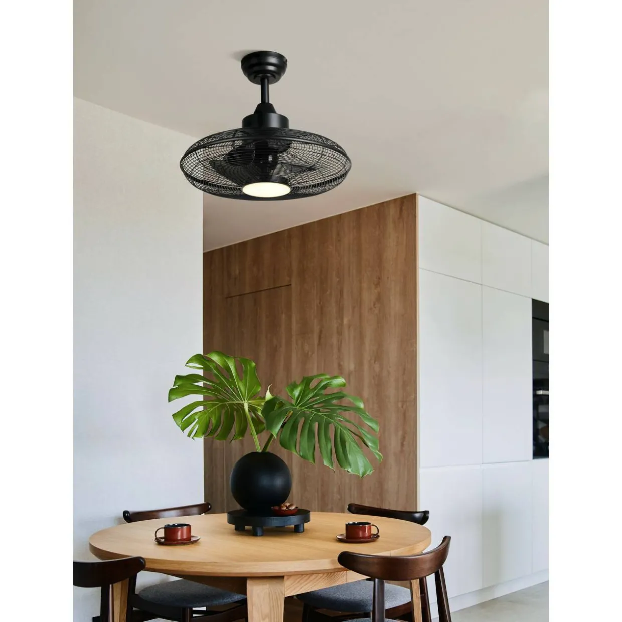 LED-tuuletinvalaisin Eglo Igeldo musta 15 W, IP20
