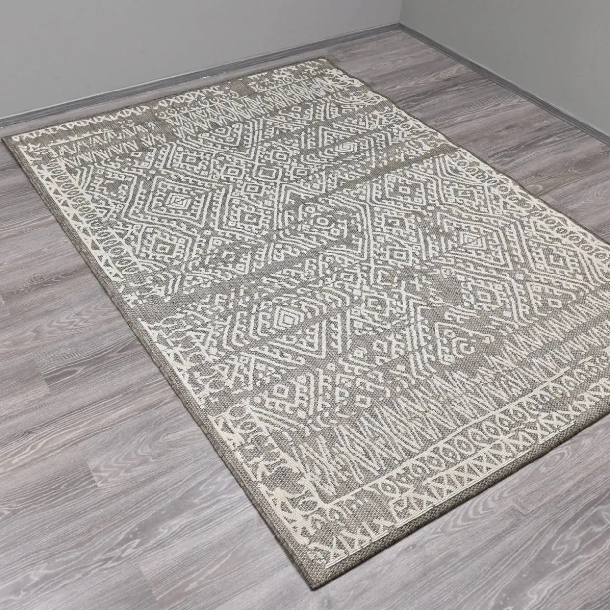 Matto Village's 200 x 290 cm Friida ruskea