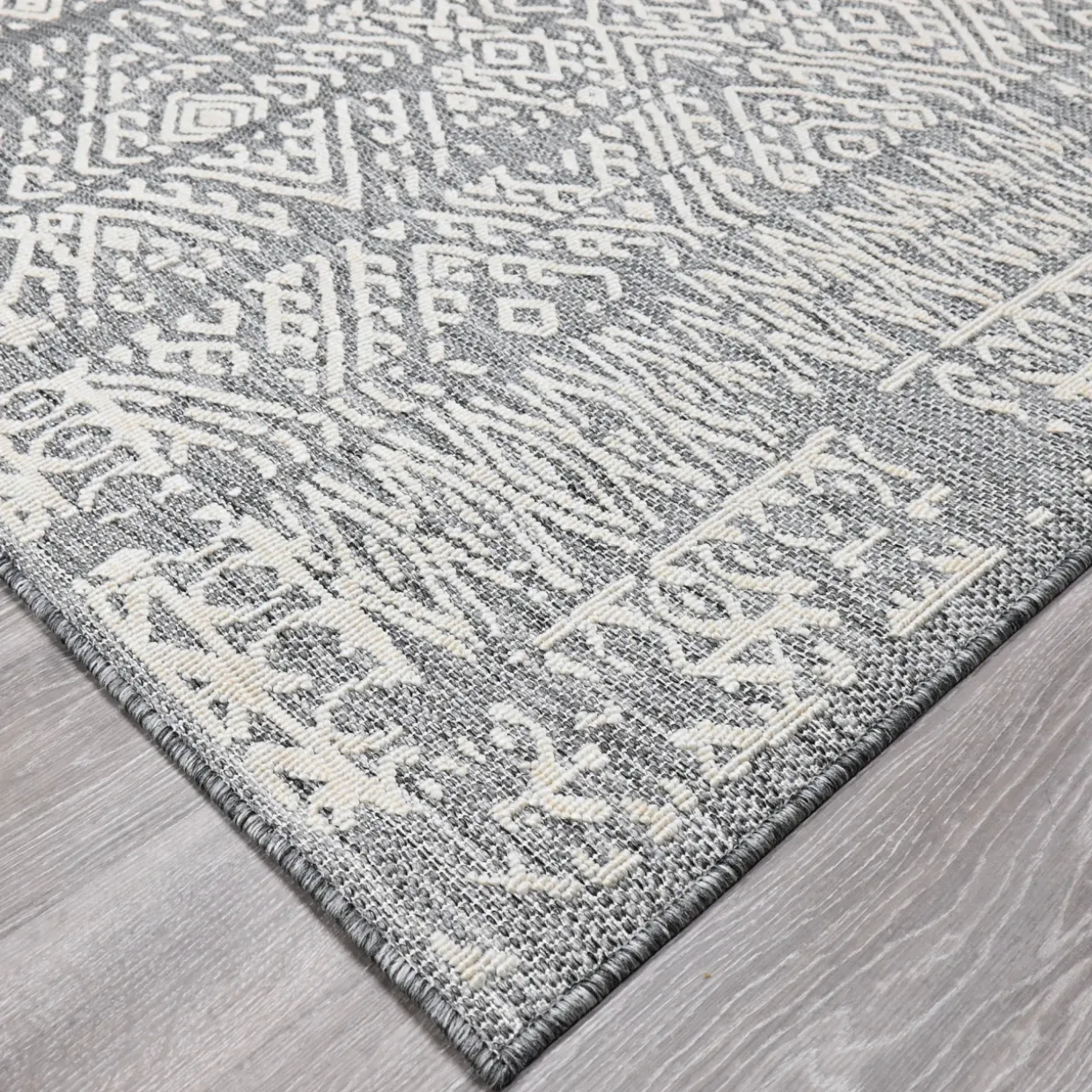 Matto Village's 80 x 300 cm Friida vaaleanharmaa