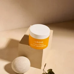 Päivävoide Lumene VALO 50 ml Heleyttävä SPF30