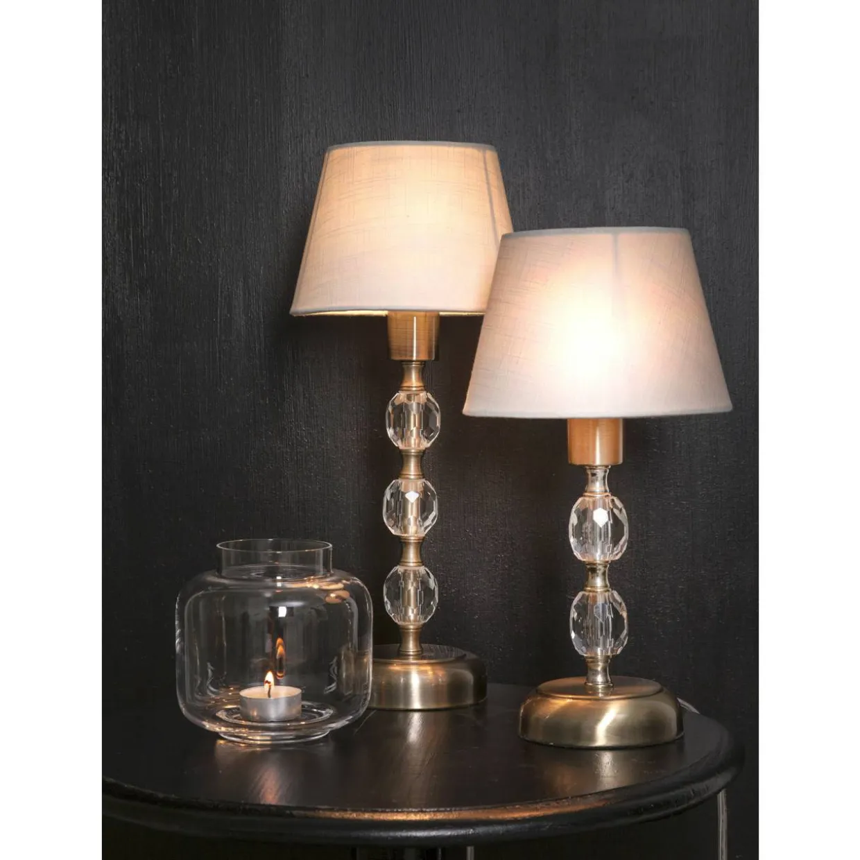 Pöytävalaisin Aneta Lighting antiikkimessinki/valkoinen